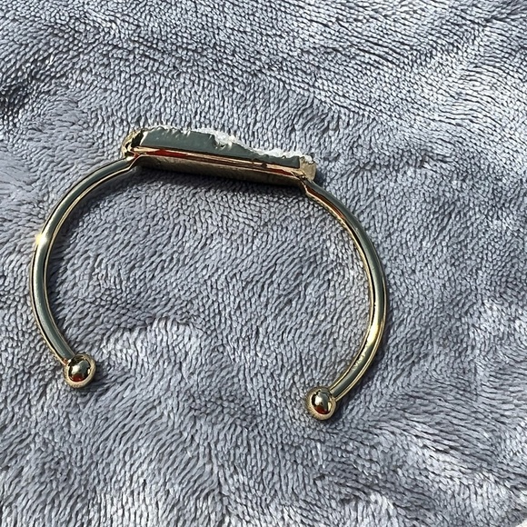 Druzy quartz bracelet OS fits most druzy quartz cuff bracelet white shimmer gold - Picture 2 of 2